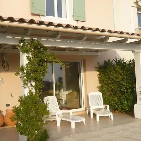 Holiday Home Maxime Park.8 Vakantiehuis